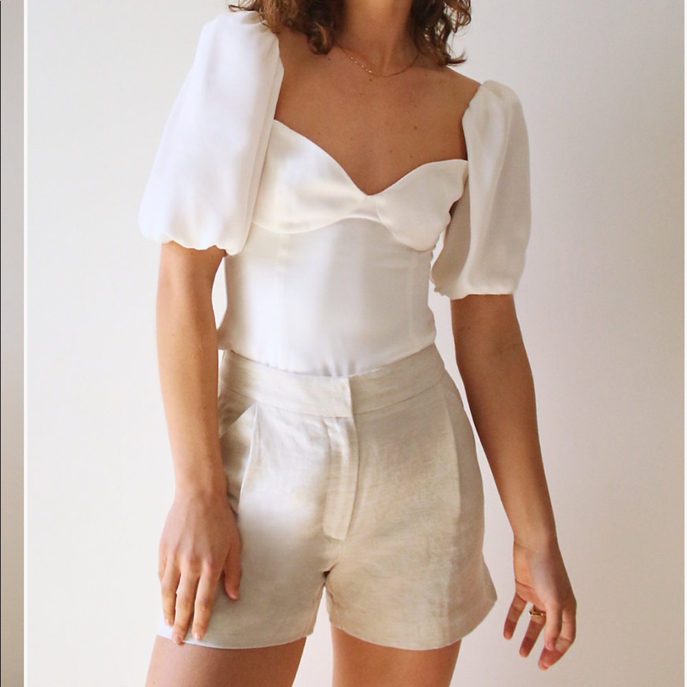 Aritzia Novella Short Sleeve Blouse